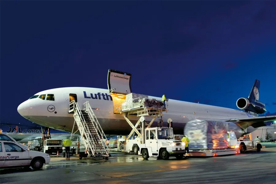 خدمات تخصصی ترخیص بار هوایی